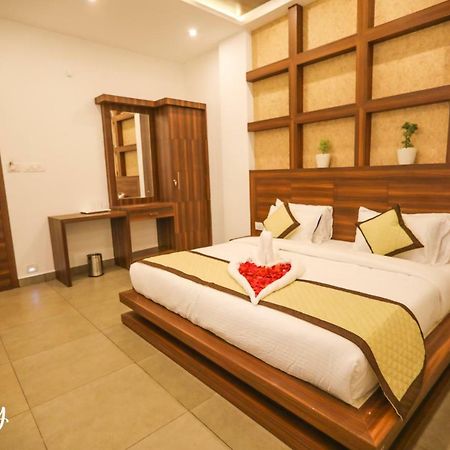 Hotel Cloudbay Kattappana Bagian luar foto