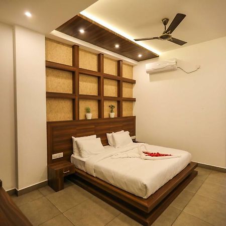 Hotel Cloudbay Kattappana Bagian luar foto