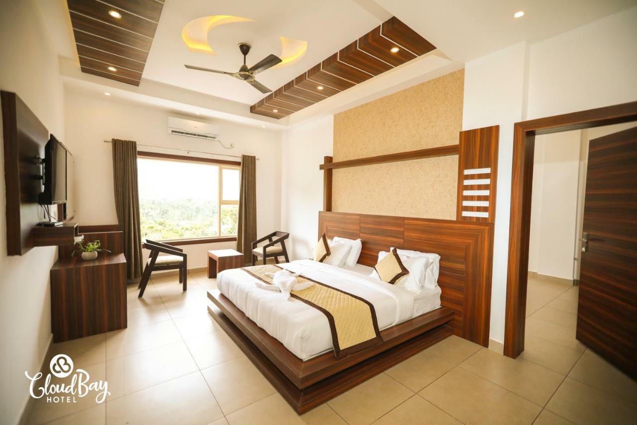 Hotel Cloudbay Kattappana Bagian luar foto