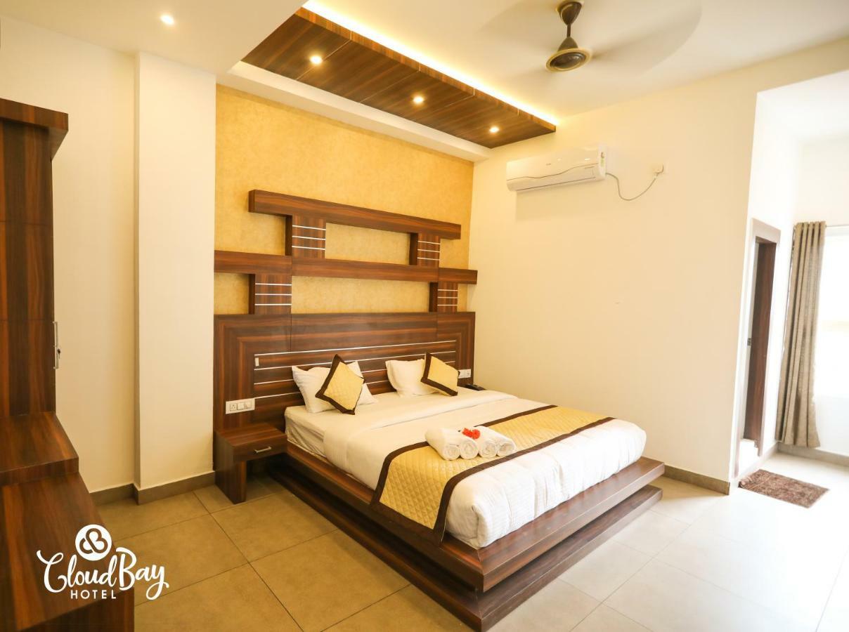Hotel Cloudbay Kattappana Bagian luar foto