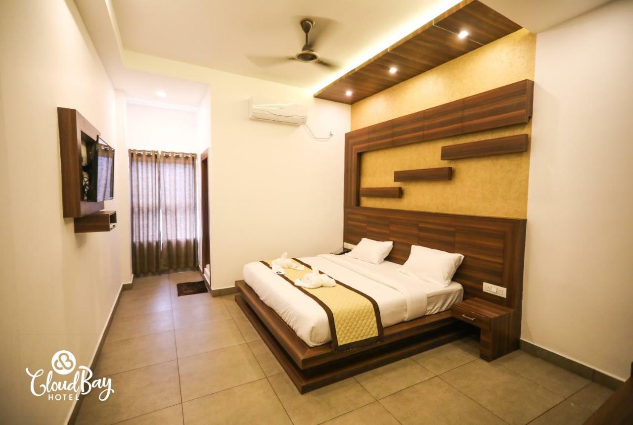 Hotel Cloudbay Kattappana Bagian luar foto