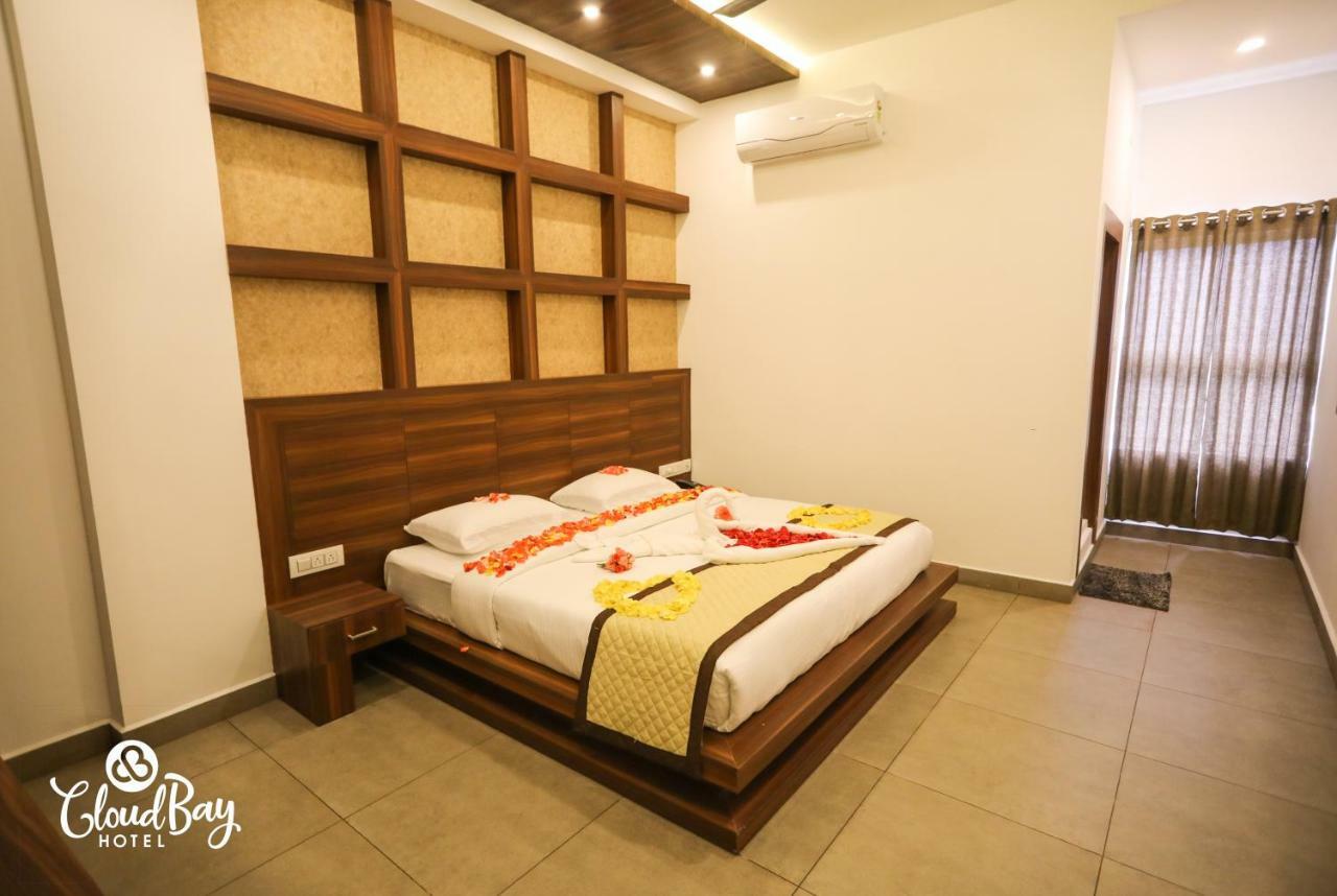 Hotel Cloudbay Kattappana Bagian luar foto