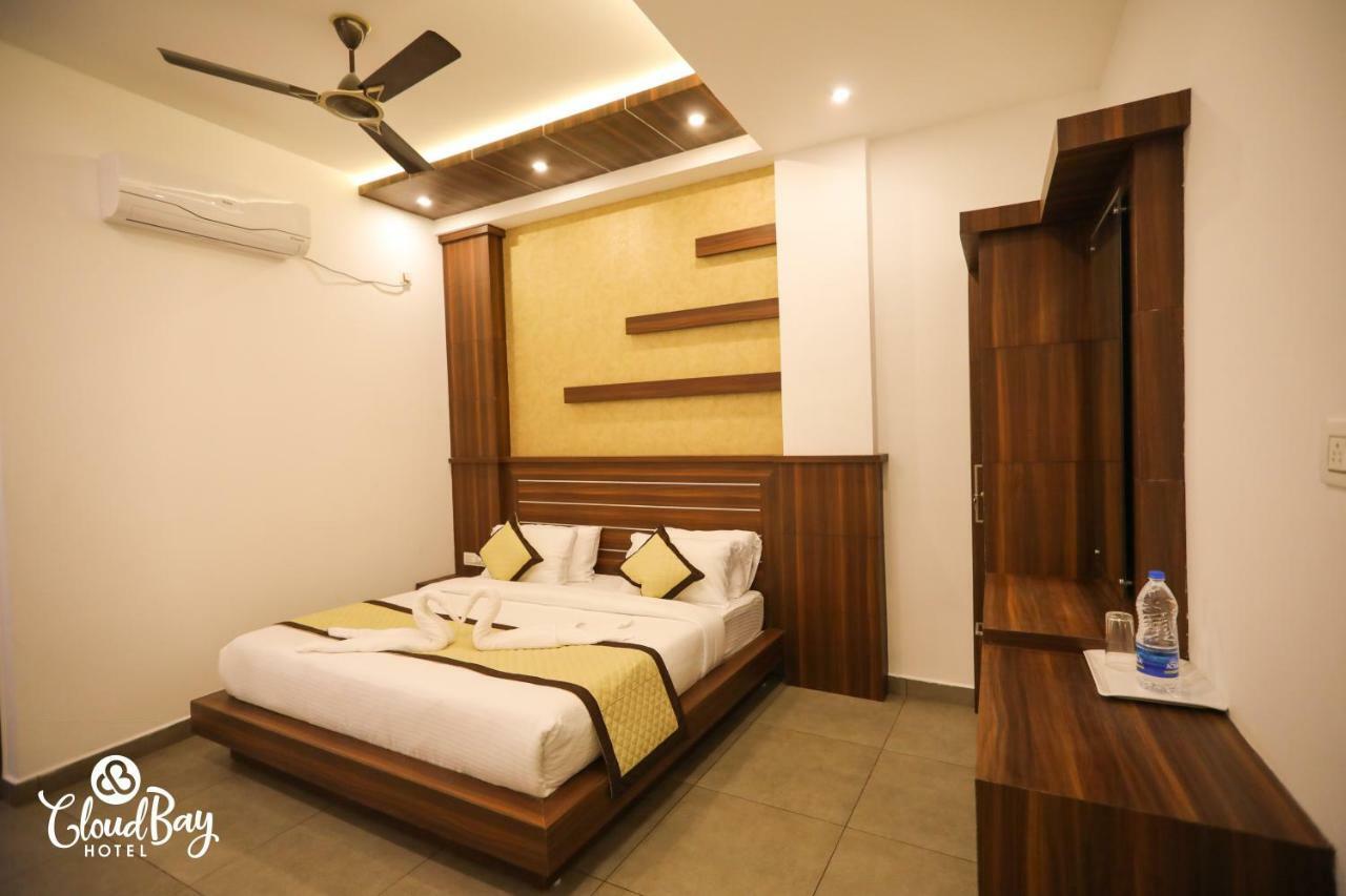 Hotel Cloudbay Kattappana Bagian luar foto