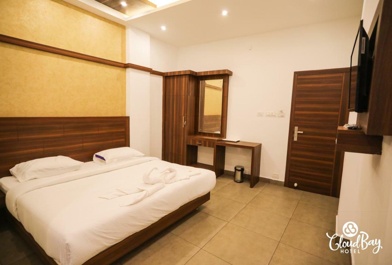 Hotel Cloudbay Kattappana Bagian luar foto