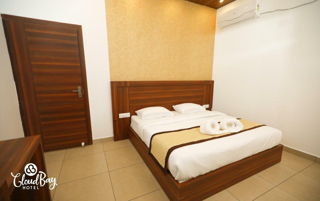 Hotel Cloudbay Kattappana Bagian luar foto